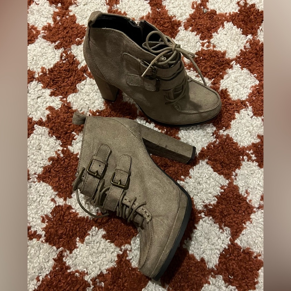 Mossimo heeled booties